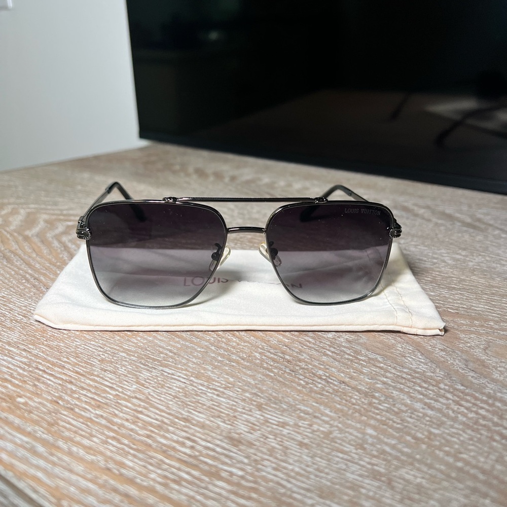 Louis Vuitton Black and Silver Sunglasses - Picture 4 of 4